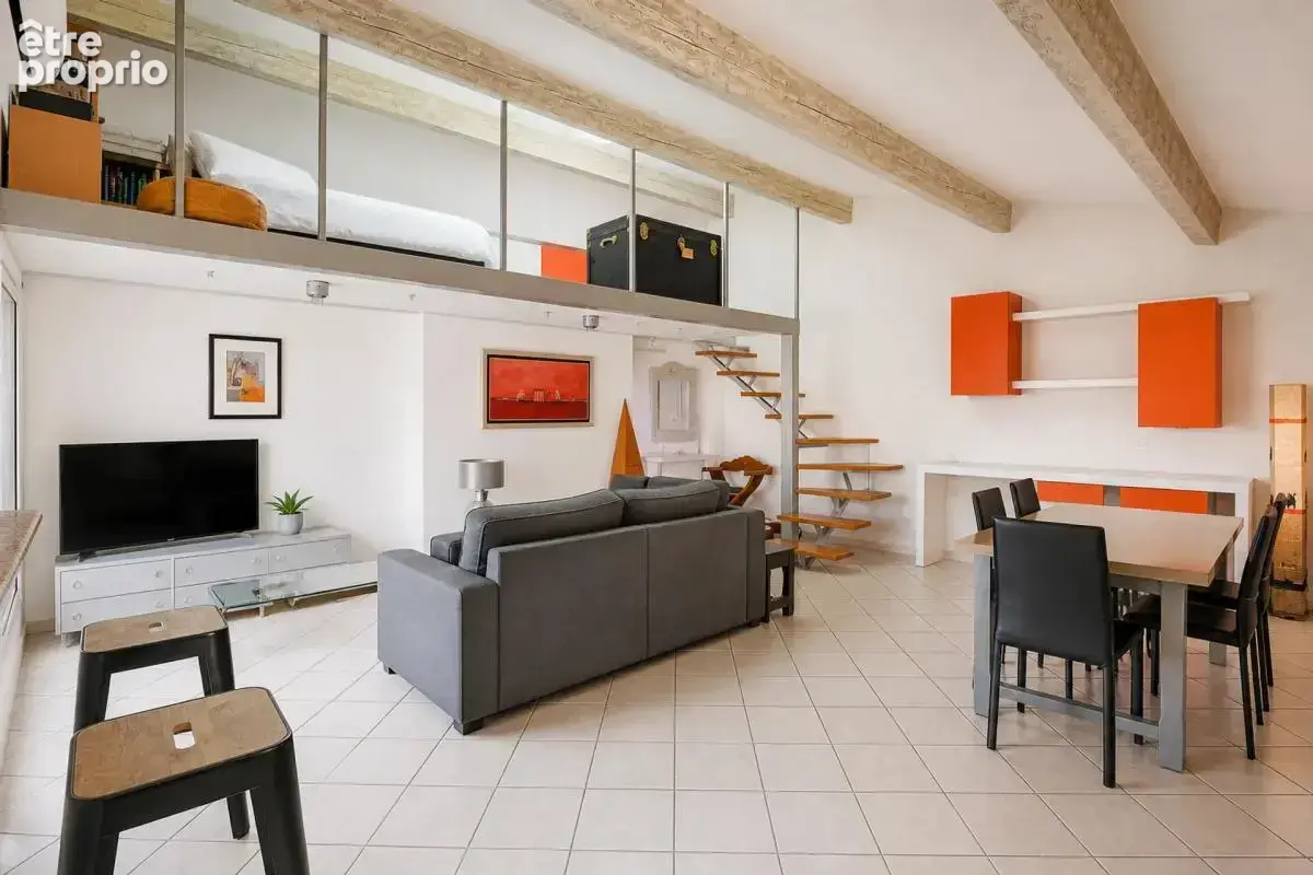 Appartement T3 de 92 m² à Nîmes centre - photo 3
