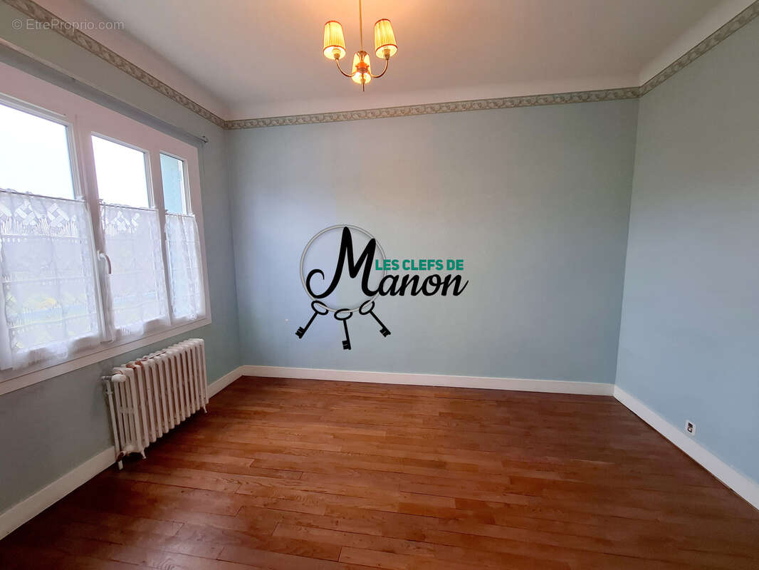 Maison à SAINT-SORNIN-LEULAC