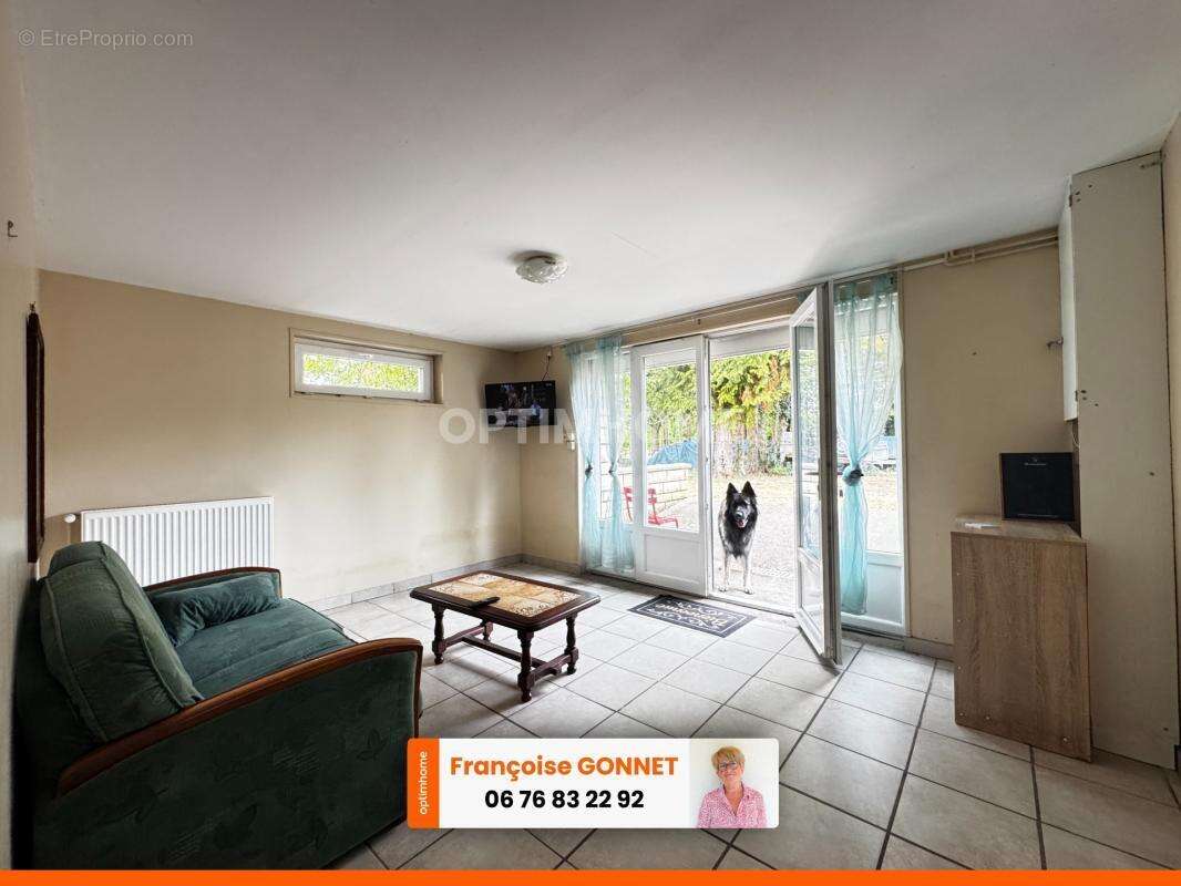 Maison 215 m² - 5 chambres - Terrain 4 200 m² - Piscine - 257 000 € - SAINT PIERRE LES ETIEUX - 18200 - photo 10