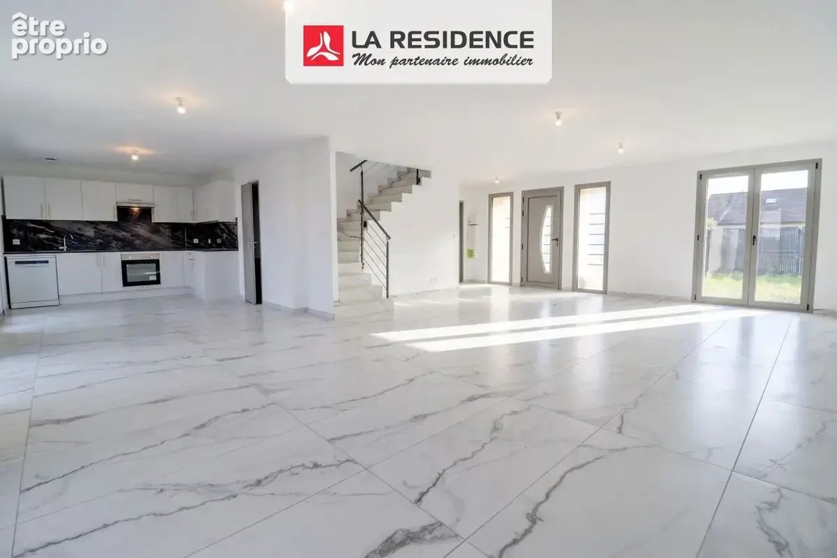 Maison 7 pièces 158 m² à vendre à Longnes (78980) - photo 2