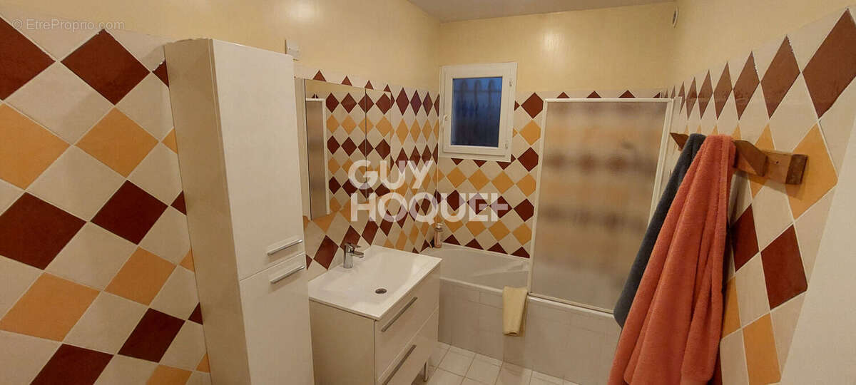 Rare sur La Légue ! Élégante maison familiale prête à vivre avec piscine et double garage - photo 10