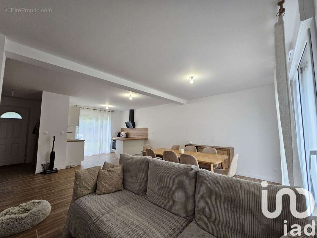 Photo 2 - Maison à MONTFORT-LE-GESNOIS