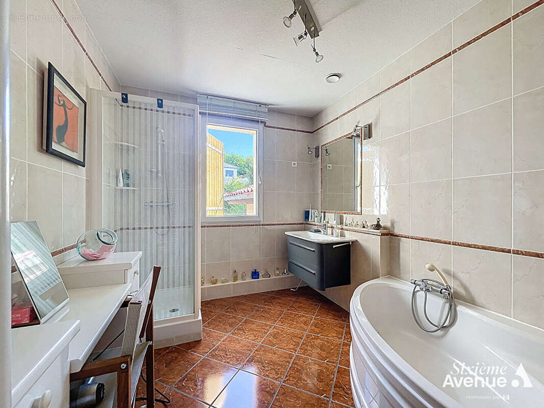 Maison à SEREZIN-DU-RHONE