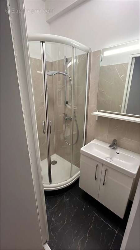 Appartement à PARIS-20E