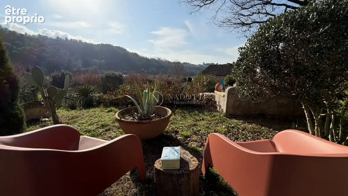 Propriété de caractère avec piscine et vue directe sur le village de Ménerbes - photo 4