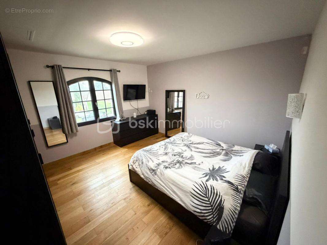 Maison à EVRY-GREGY-SUR-YERRE