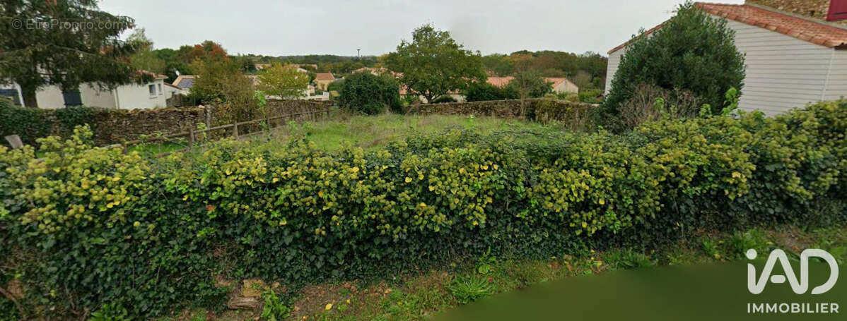 Photo 2 - Terrain à BAZOGES-EN-PAREDS