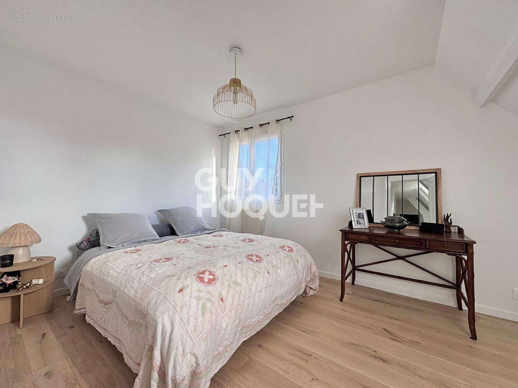A bonneville-sur-touques, tres belle maison traditionnelle avec vaste terrain ! - photo 12