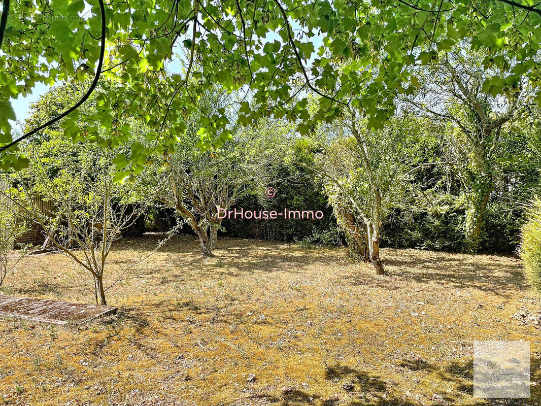 Terrain à INGRE