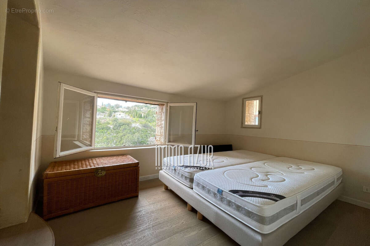 Appartement à TOURRETTES-SUR-LOUP