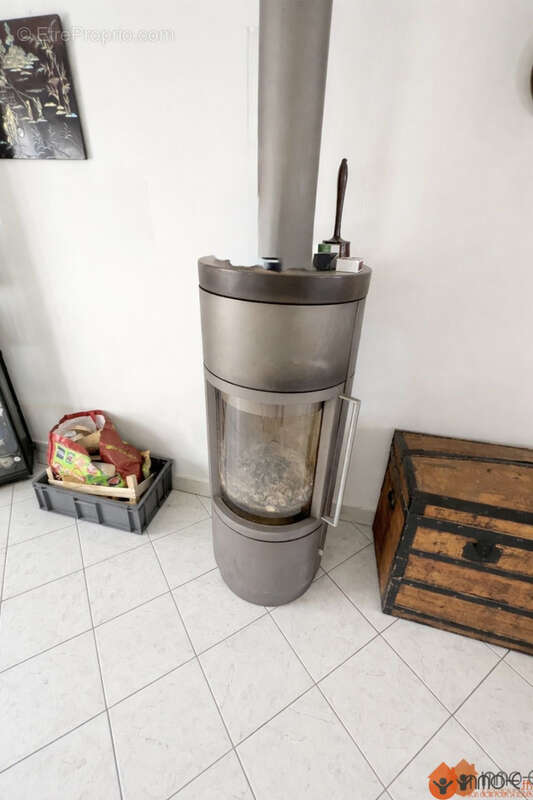 Maison à CONDE-SAINTE-LIBIAIRE