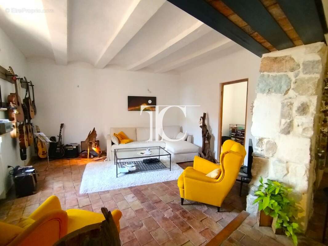 Maison à SAINT-PAUL-LE-JEUNE