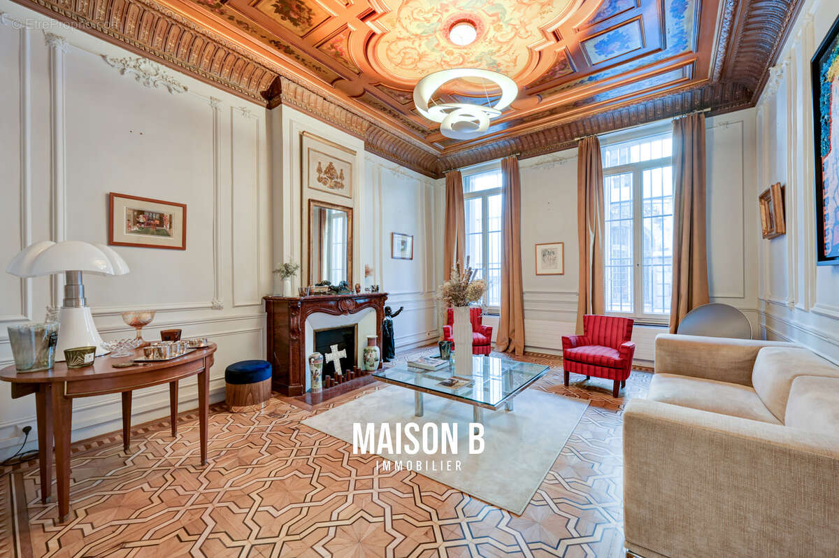 Appartement à MARSEILLE-6E