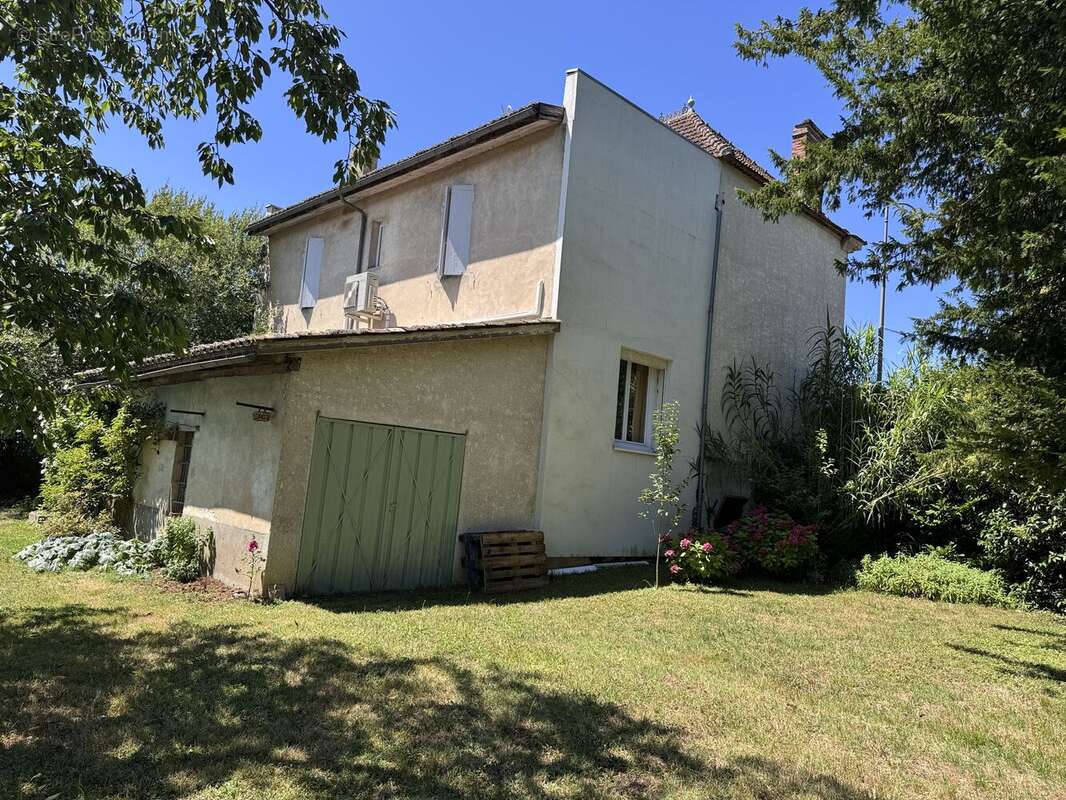 Maison 175 m² à Seyches  - photo 8
