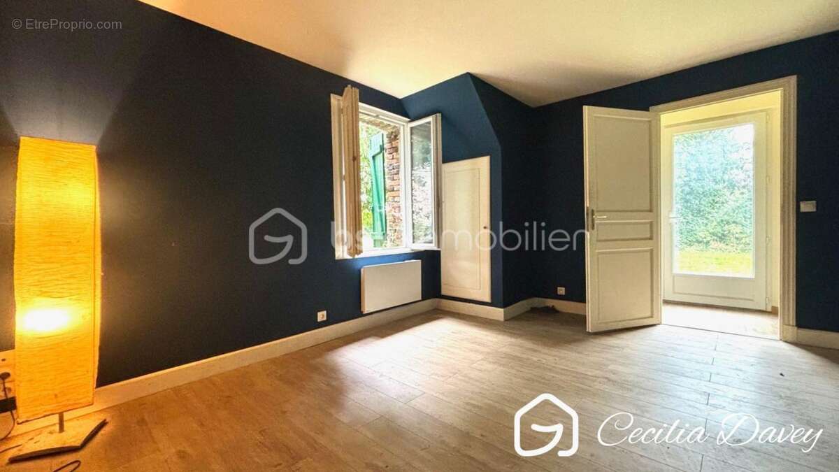 Maison à VILLENEUVE-L&#039;ARCHEVEQUE