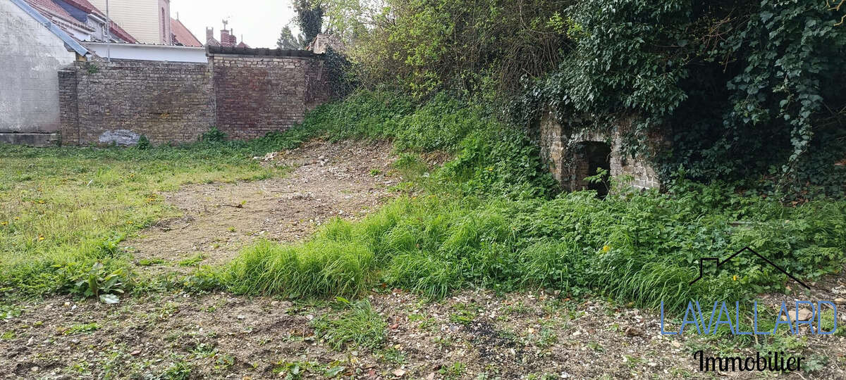 Terrain à FLIXECOURT