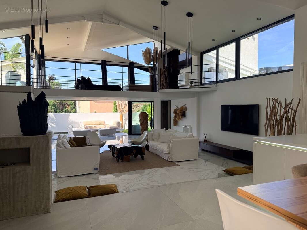 Loft Contemporain aux volumes remarquables - photo 4