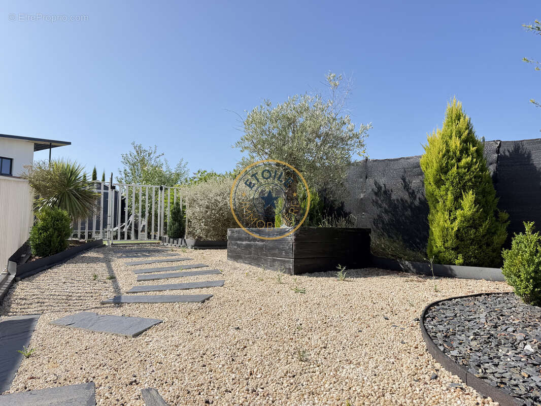Montreuil-Juigné : maison T5 avec piscine à vendre - photo 15