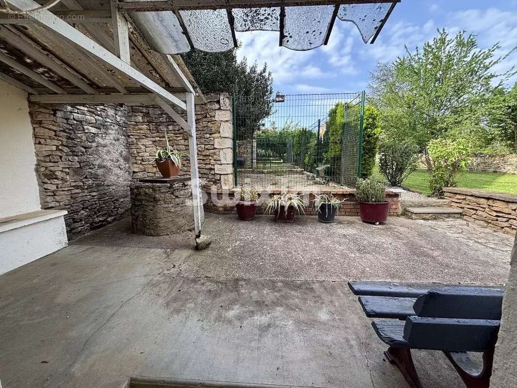 Maison à MONTILLOT