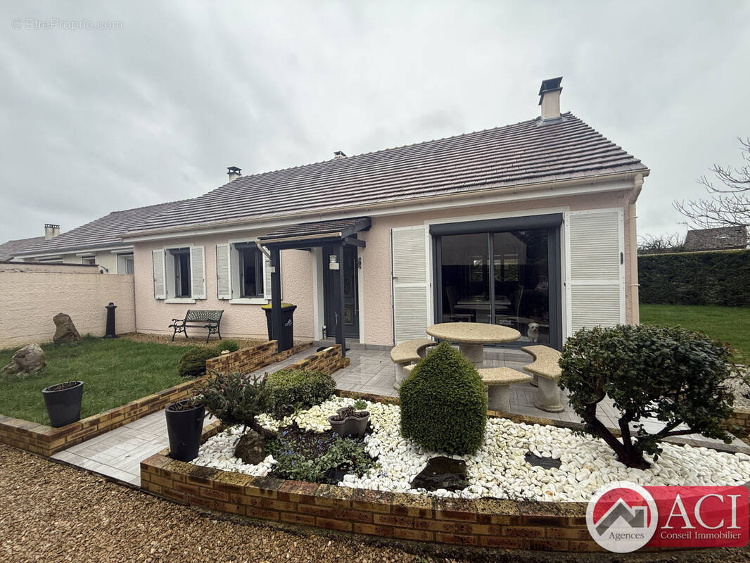 Maison à LACHAPELLE-SAINT-PIERRE