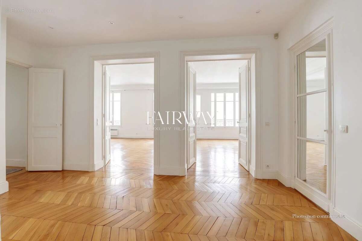 Appartement à PARIS-8E