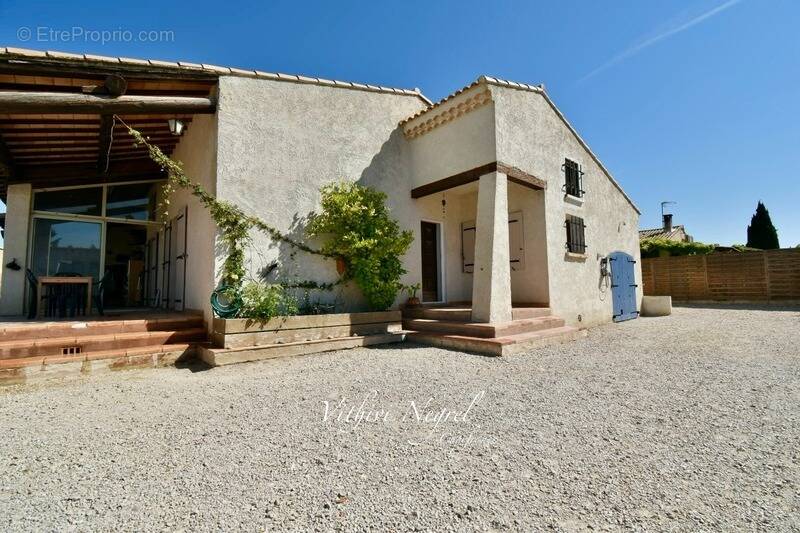 Maison à MOURIES