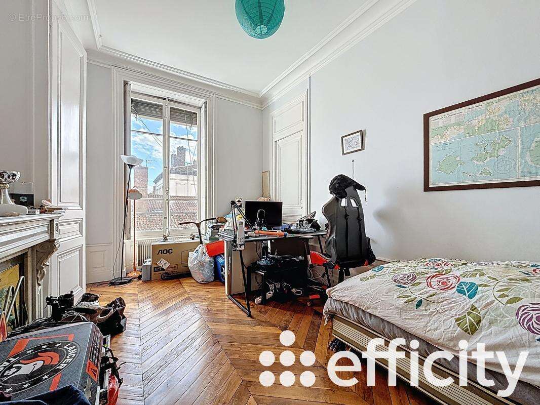 Appartement à LYON-1E