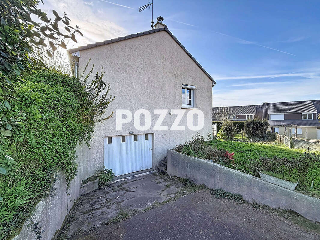 Maison à LA HAYE-PESNEL