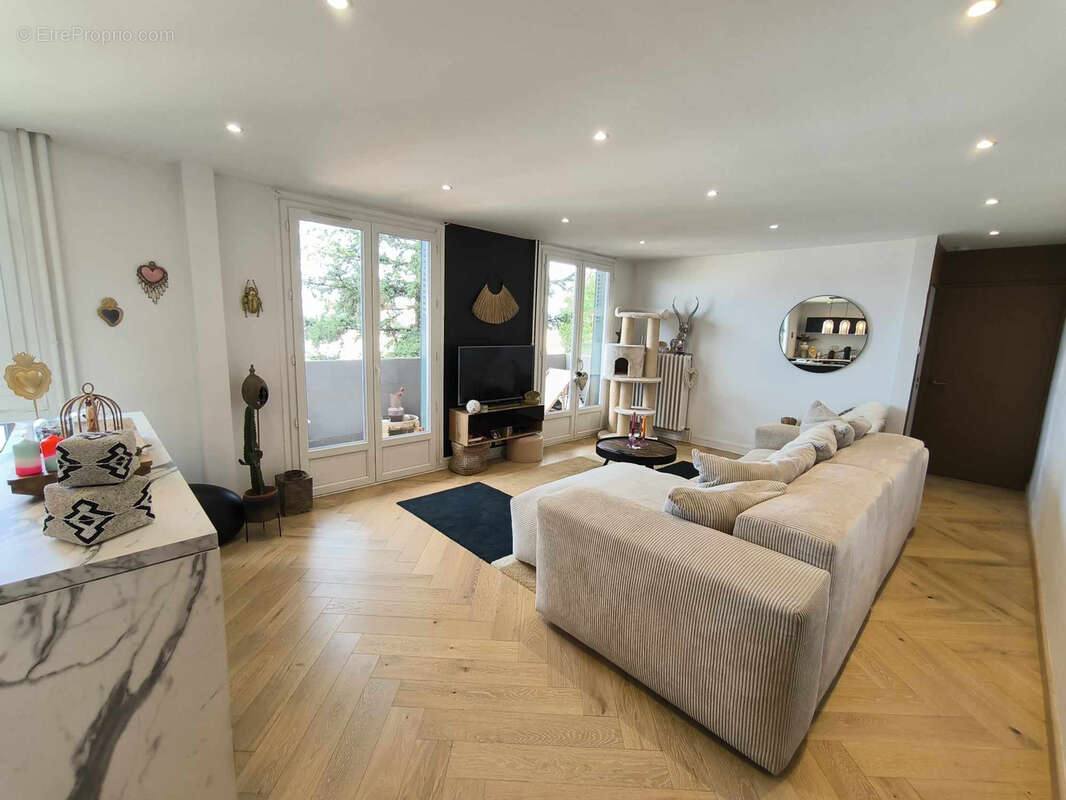 Appartement à SAINT-ETIENNE