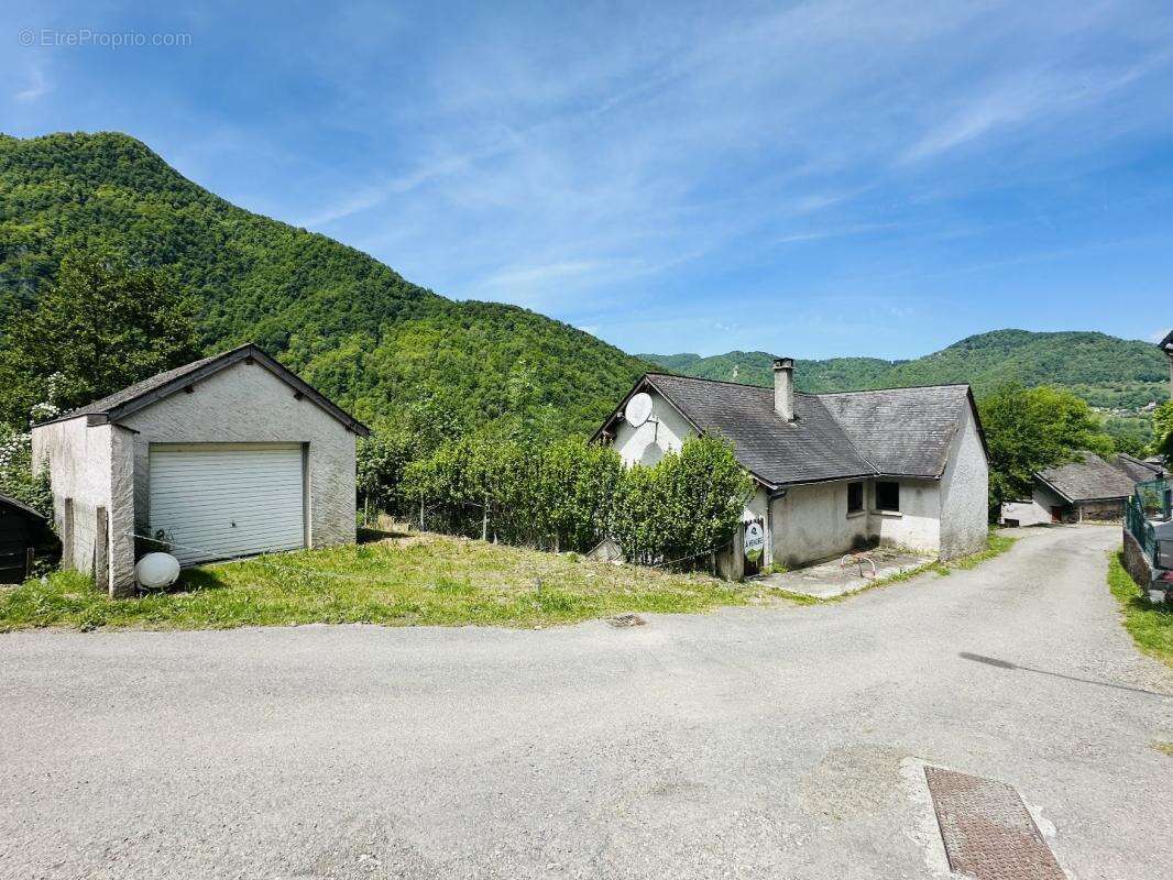 Maison à SAINT-LARY
