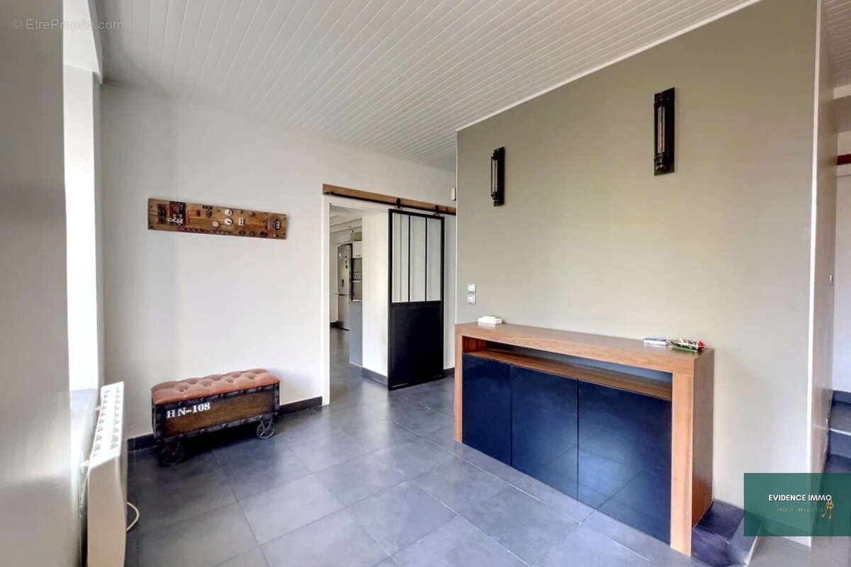 Maison à LA TOUR-DU-PIN