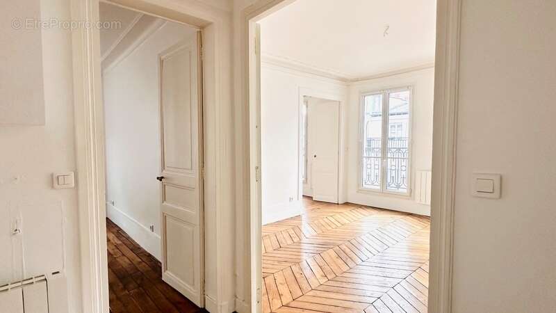 Appartement à PARIS-17E