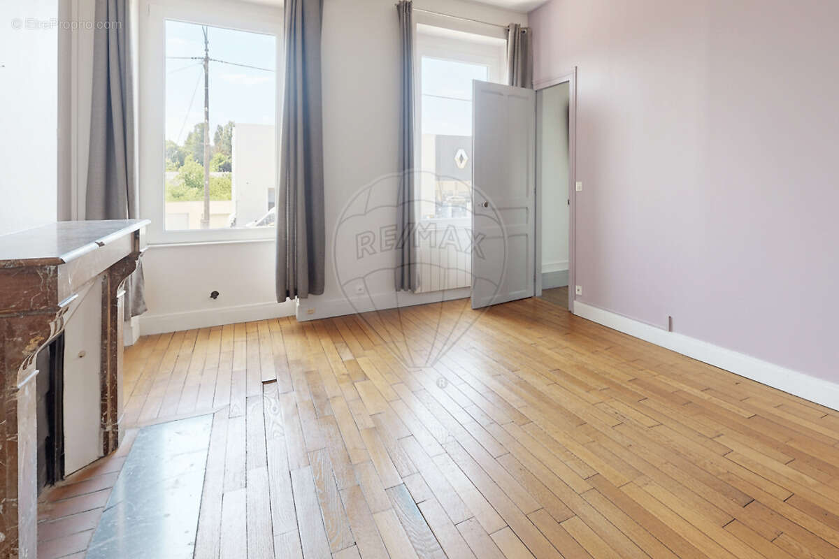 Maison à FLEURY-LES-AUBRAIS