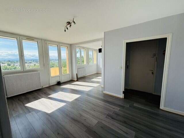 Appartement T3 dernier etage, vue . Garage - photo 2