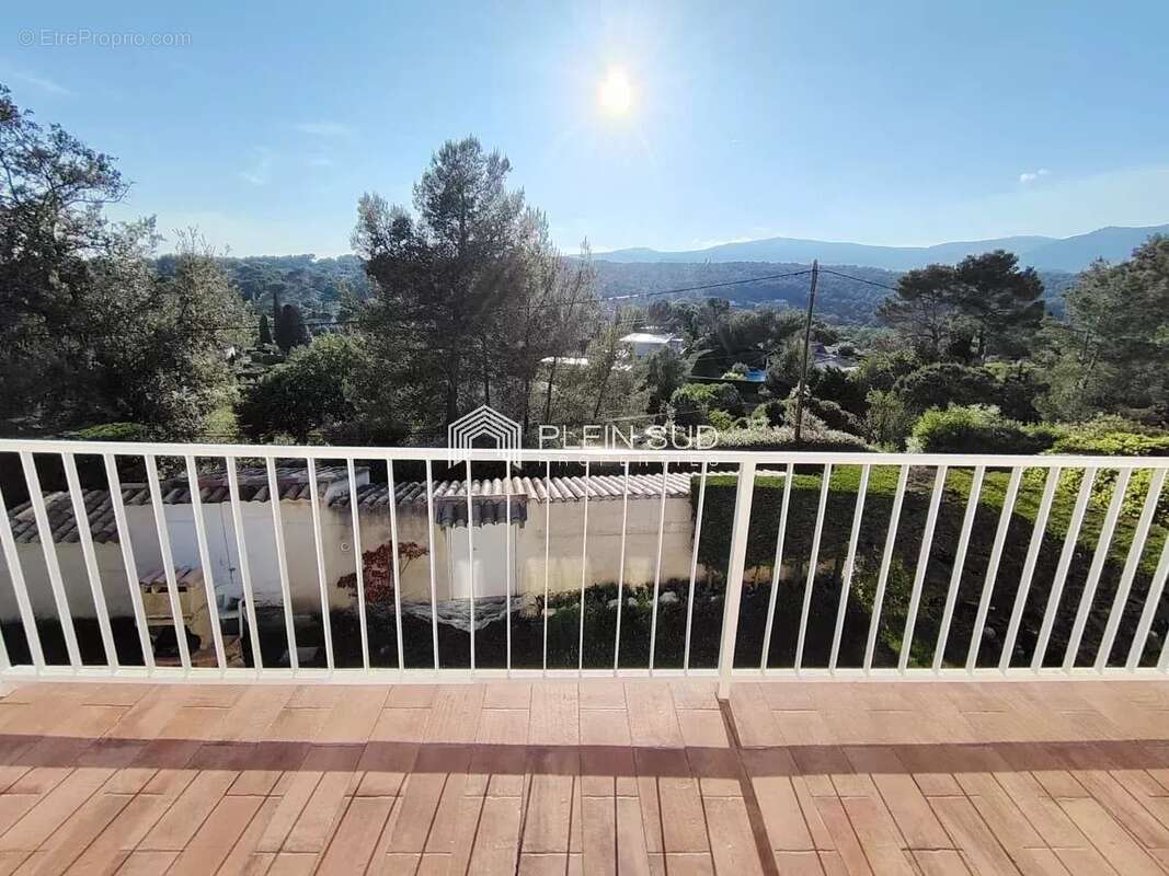 Maison à ROQUEFORT-LES-PINS