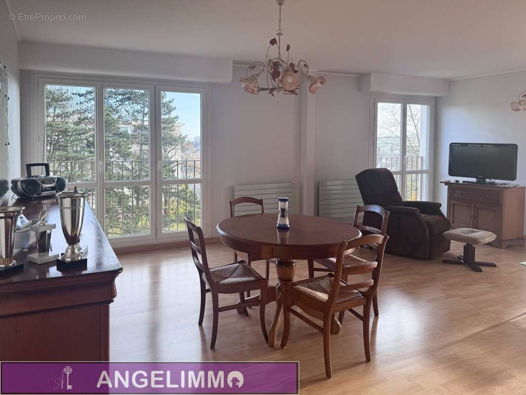 Appartement à LE PLESSIS-BOUCHARD