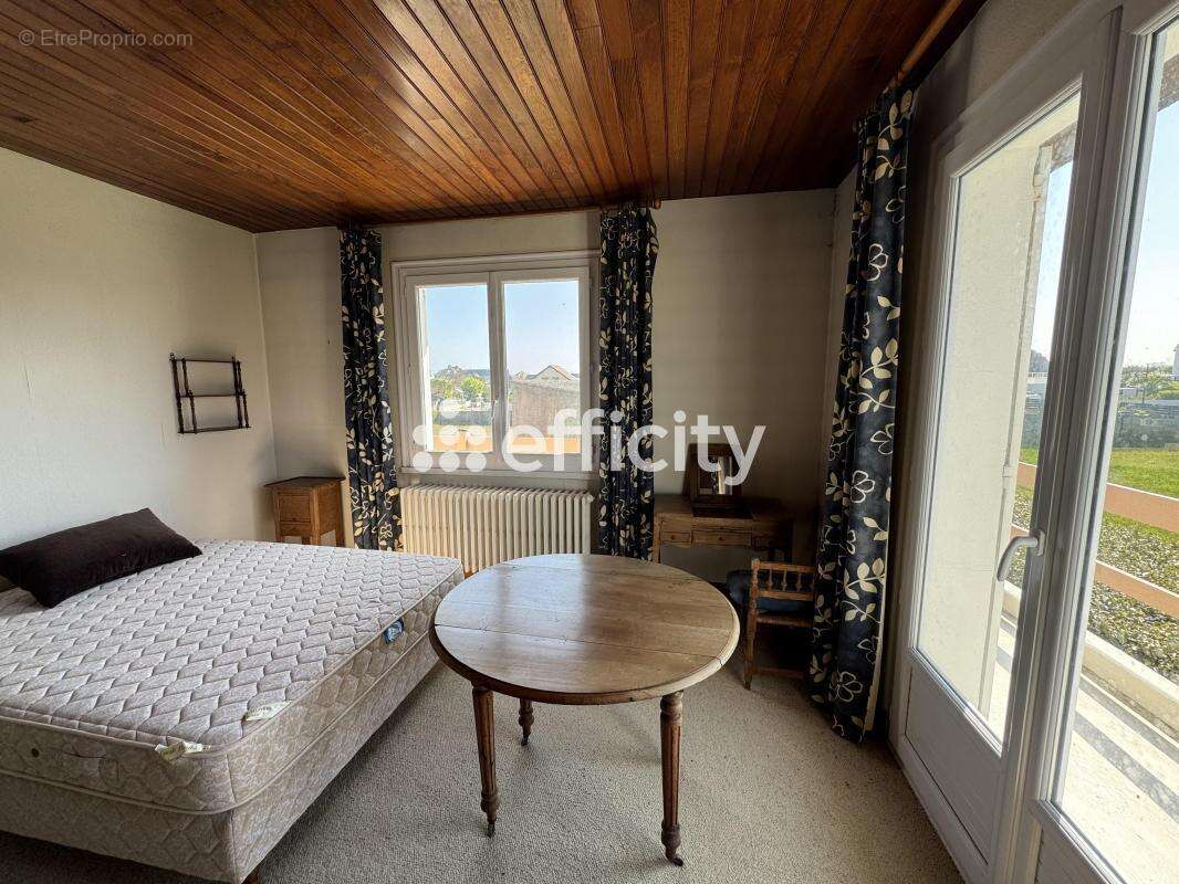 Maison 230 m² à Saint-Come-De-Fresne  - photo 27