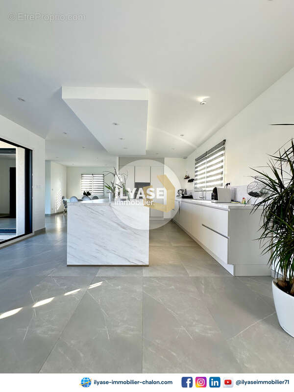 Maison 4 pièces 130 m2  3 ch dont 1 suite parentale  piscine - photo 14