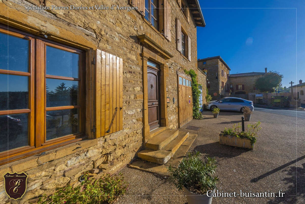 Maison à OINGT
