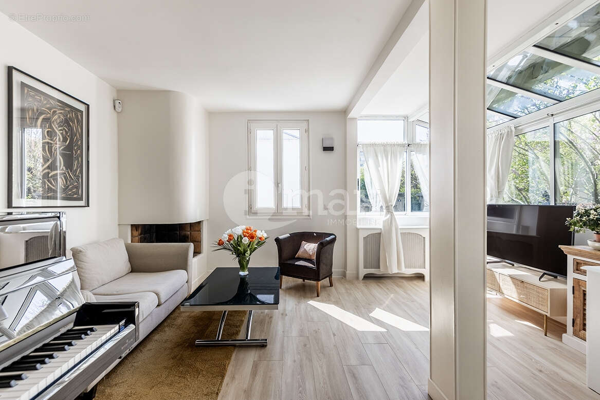 Maison à COURBEVOIE