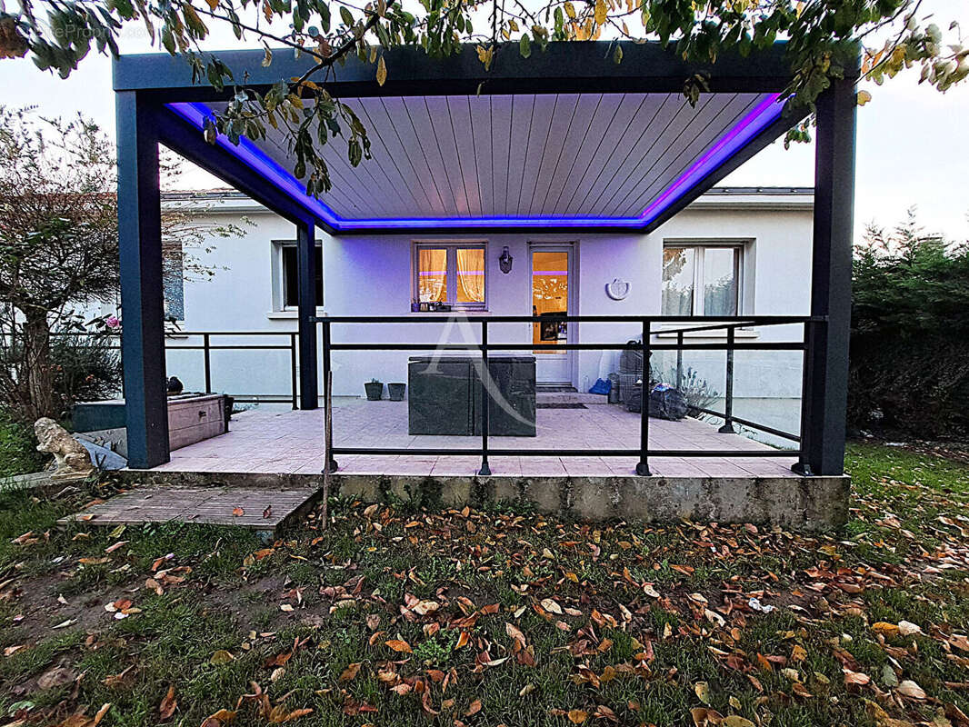 Maison à LES HERBIERS