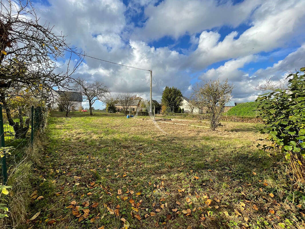 Maison à LE GENEST-SAINT-ISLE