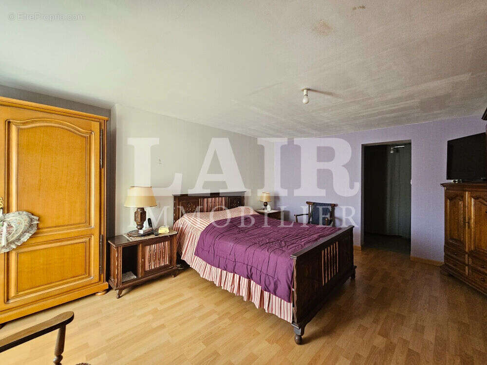 Maison à VILLAINES-LA-JUHEL