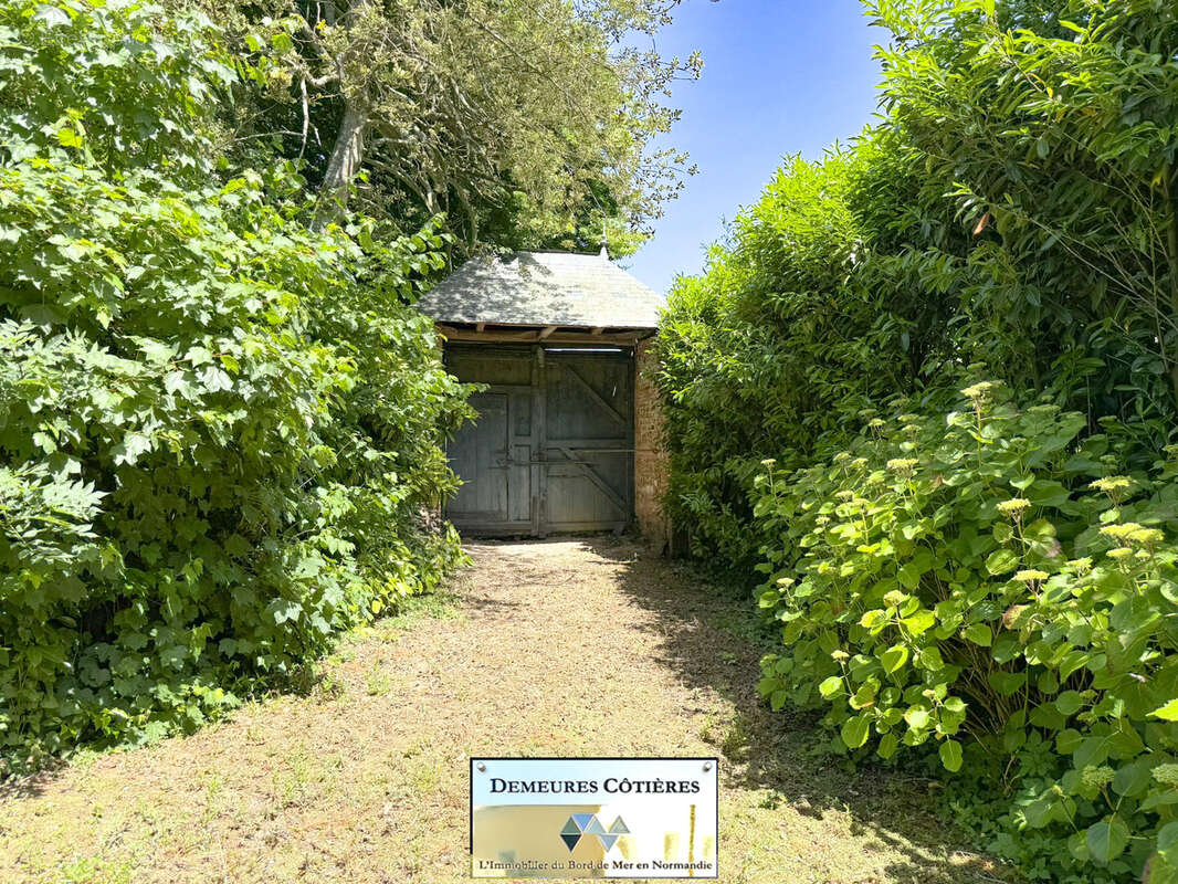 Exceptionnel manoir normand de caractère à proximité d’Étretat — Parc arboré de plus d’un hectare - photo 43