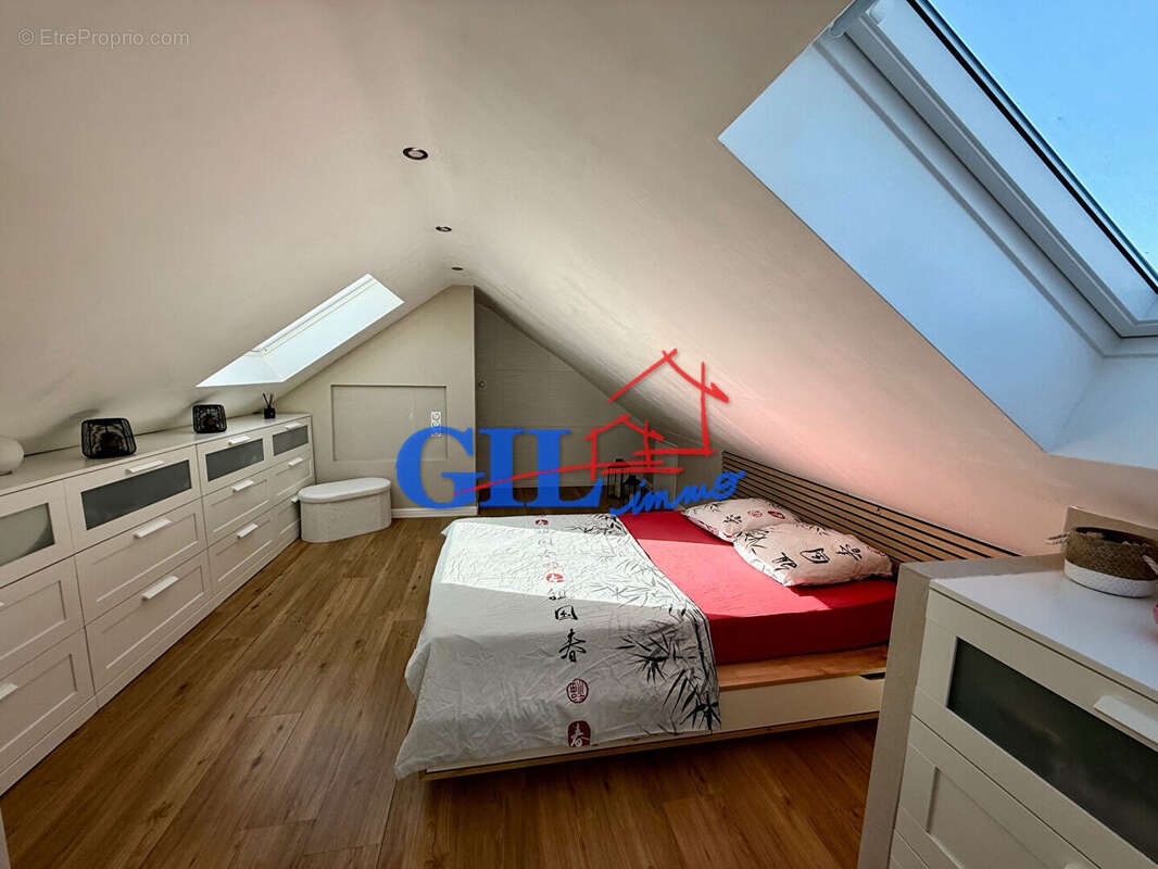 Maison à SAVIGNY-LE-TEMPLE