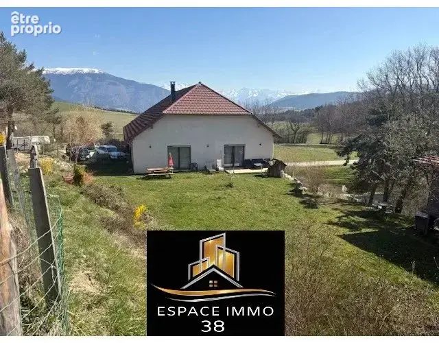 Photo Maison à Saint-Martin-De-Clelles au prix de 470 000€