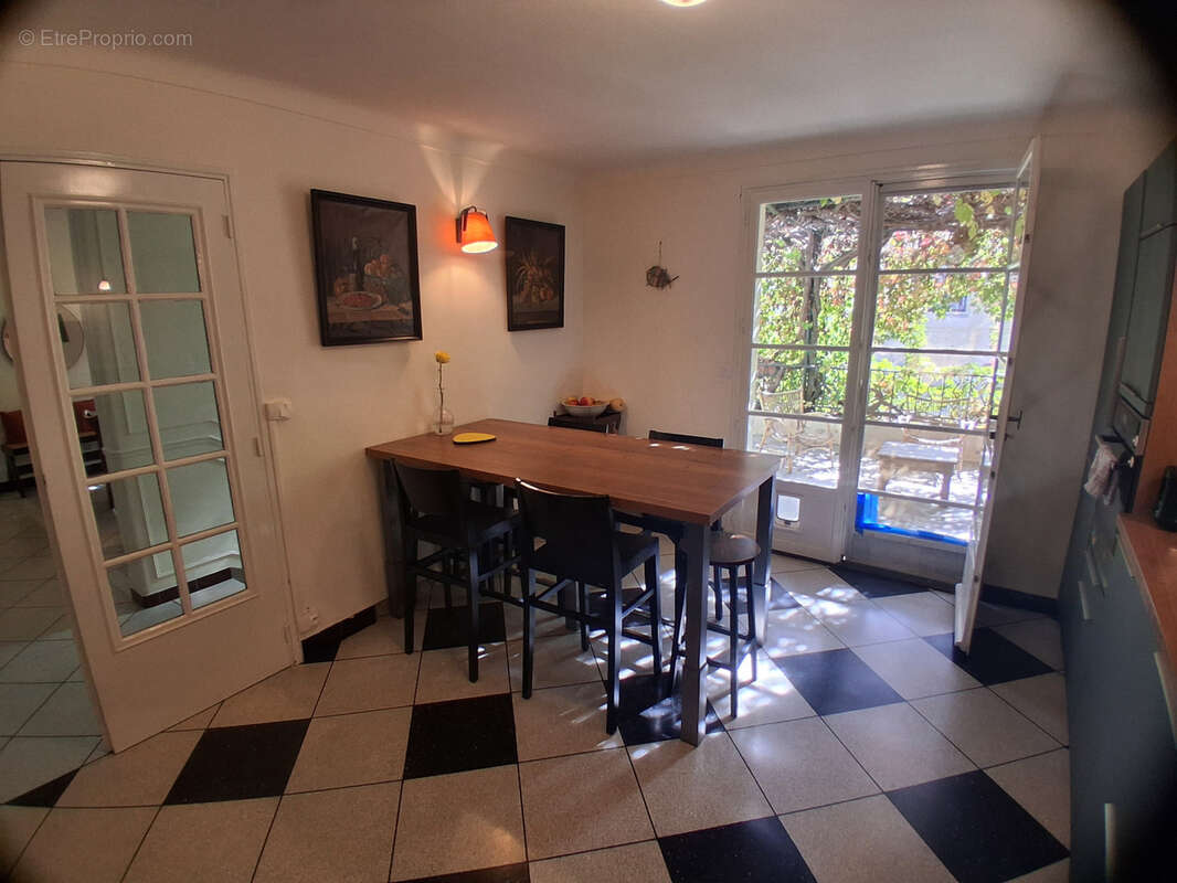 Maison à FONTVIEILLE