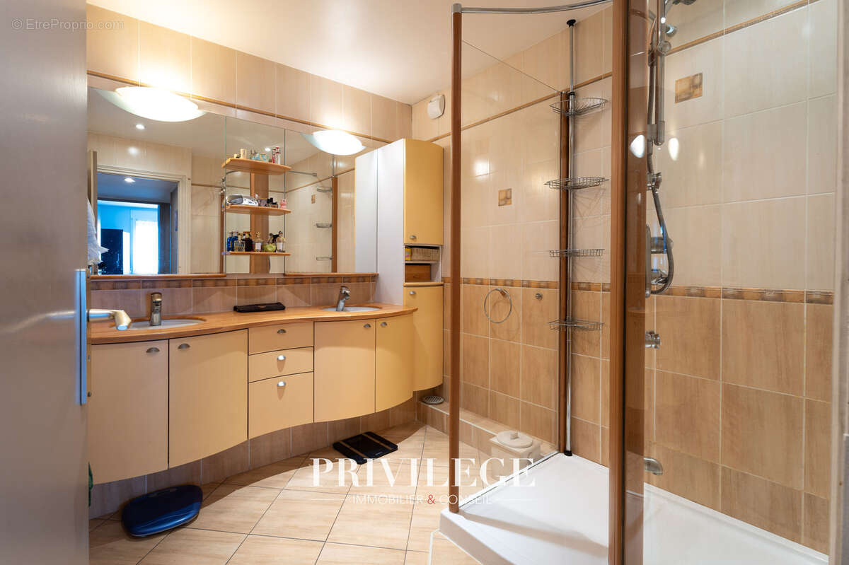 Appartement à LYON-6E