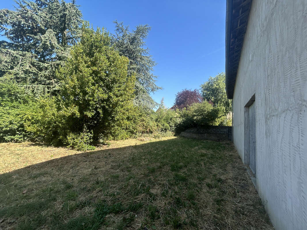EXCLUSIVITE !! ASSIEU, Ferme 145 m2 habitables environ sur 2 niveaux et terrain. - photo 21