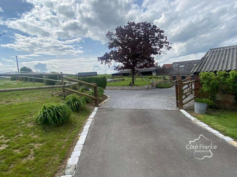 Maison à LA NEUVILLE-LES-DORENGT